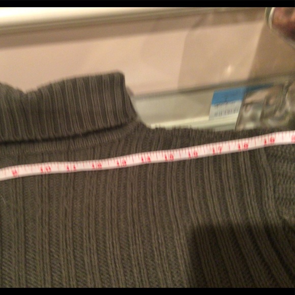 🛍3 for $30🛍Olive green ribbed knit turtleneck pullover style sweater - Picture 4 of 5